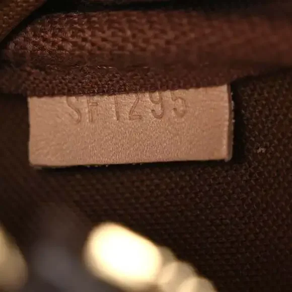 Louis Vuitton Mini Pochette Accessories #242433L77B - Picture 7 of 8